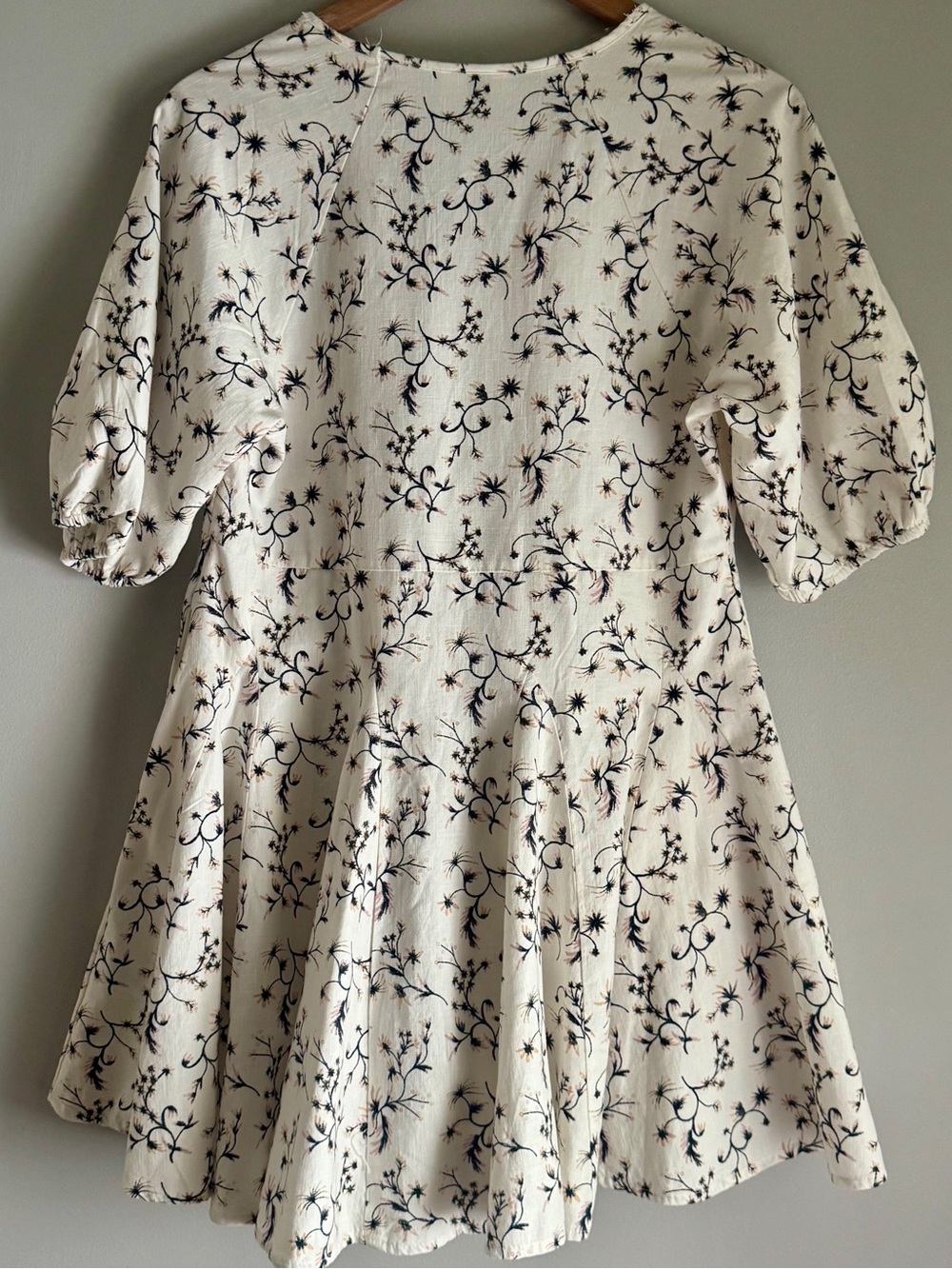 Universal Thread Fit & Flare Short Puff Sleeve Mini Floral Dress Size Small - Picture 4 of 9